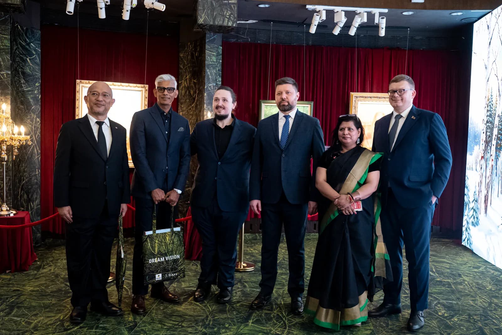 Посетители на выставке Dream Vision в Индии