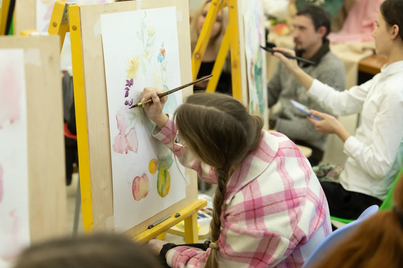 Никас Сафронов во время мастер-класса «Урок со звездой»