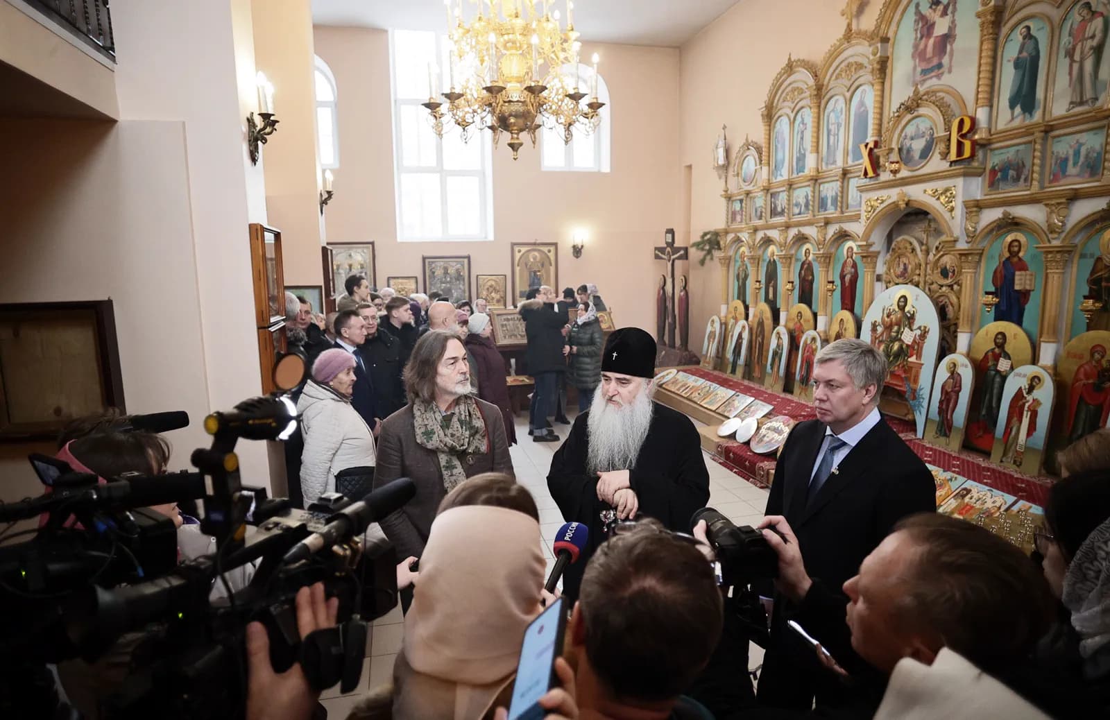 Никас Сафронов подарил церкви в Ульяновске иконы стоимостью 7 млн рублей